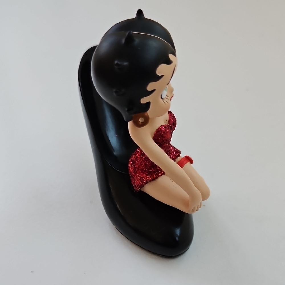 Vintage Betty Boop Stepping Out Figurine - Picture 4 of 7